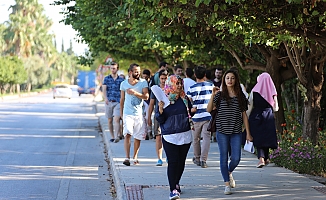 Üniversiteye yeni başlayan öğrencilere 14 bin TL burs tuzağı