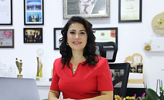 Uzmanından selülit ve çatlakları önlemek için düzenli beslenme önerisi
