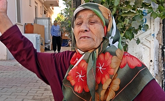 Engelli kızıyla birlikte evinden çıkarılan yaşlı kadın gözyaşlarına boğuldu