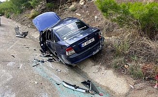 Kontrolden çıkan otomobil şarampole devrildi: 3 yaralı