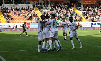 Trendyol Süper Lig: Corendon Alanyaspor  - Konyaspor Maçı sona erdi