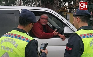 Jandarma alkolmetreyi üfletmek için yarım saat dil döktü, üfleyince cezayı yedi
