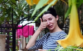 Kocasının evi başkasına sattığını iddia etti, ikiz kızlarıyla birlikte evden tahliye edildi