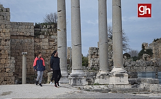 Perge Antik Kenti’nin ziyaretçi sayısı 2023 yılında yüzde 15 arttı