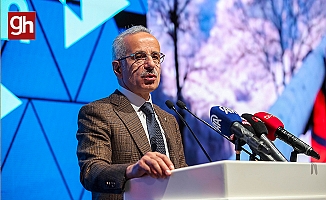 Bakan Uraloğlu: "19,5 milyonu sabit, 74,8 milyonu mobil olmak üzere 94,3 milyon geniş bant internet abone sayısına ulaştık"