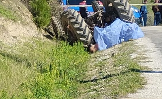 Devrilen traktörün altında kalan yaşlı adam hayatını kaybetti