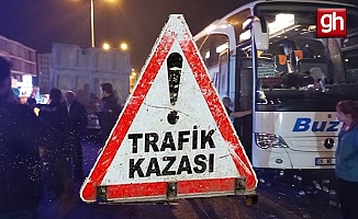 Antalya'da otobüs ve hafriyat kamyonu çarpıştı: 4 yaralı