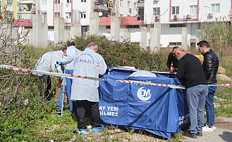 Antalya'da yol kenarında cesedi bulunan kadının kimliği belli oldu
