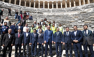 Aspendos geleceğe miras bırakılıyor