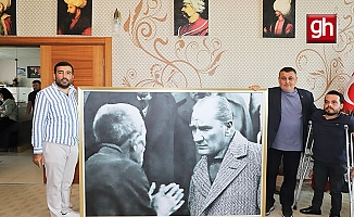 İsa Yıldırım'a dev Atatürk tablosu