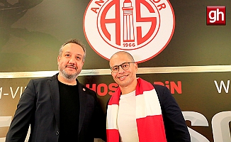 Alex de Souza, Antalyaspor ile 2 yıllık sözleşme imzaladı