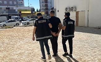 Antalya'da eş zamanlı FETÖ operasyonu: 6'sı kamu görevlisi 22 şahıs yakalandı