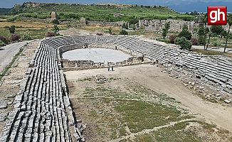 Gladyatör dövüşlerinin yapıldığı Perge Antik Kenti stadyumunun 5 bin kişilik kısmı açıldı