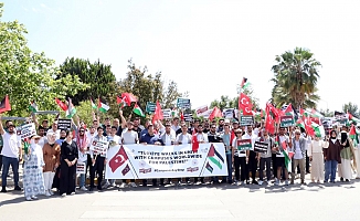 Üniversite öğrencileri, İsrail saldırılarını protesto etti