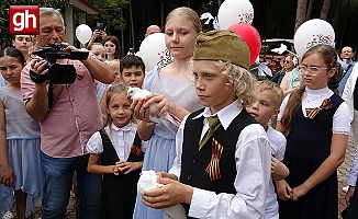 Yerleşik Rusların Zafer Günü coşkusu