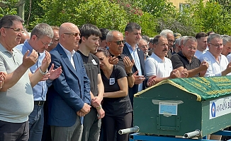 Zoom üzerinden mülakatta kalp krizi geçiren öğrenci Antalya’da son yolculuğuna uğurlandı