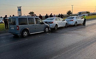 Antalya'da zincirleme kaza: 3 yaralı