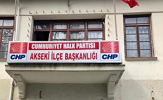 CHP yönetiminde 8 istifa