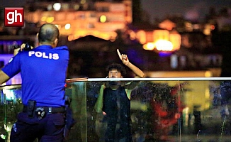 Seyir terasında intihara teşebbüs eden genci müzakereci polis memuru vazgeçirdi