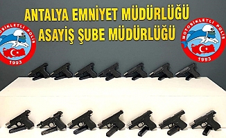 Antalya'da ruhsatsız silah satışına polis engeli: 3 tutuklama