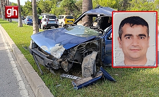 Palmiyeye çarpan araç sürücüsü hayatını kaybetti