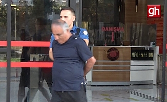 Alanya'da uygunsuz fotoğraf ve görüntü çeken satranç eğitmeni tutuklandı