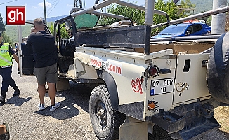 Antalya'da safari aracı ile tur minibüsü çarpıştı: Yaralı turistler var