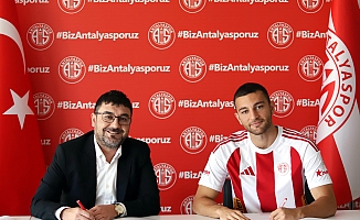 Antalyaspor’un 7. transferi Emrecan Uzunhan imzayı attı