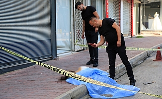 Genç kadın kaldırımda ölü bulundu, çatıda bulunan mektup olayın seyrini değiştirdi