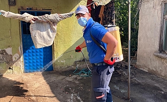 Etrafı duvarlarla çevrili eve giren ekipler hayatının şokunu yaşadı
