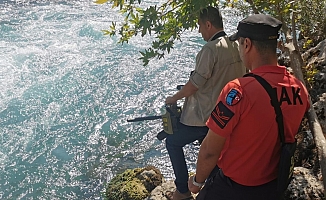  Irmak yatağı değiştirildi, kaybolan gence ulaşılamadı