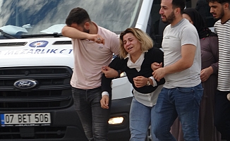 Kazada hayatını kaybeden 22 yaşındaki gencin cenazesi alınırken ailesi sinir krizi geçirdi
