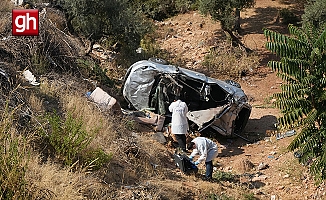 Takla atan araçtaki sürücü, kendisini kurtarmak isteyenlerden helallik istedikten sonra hayatını kaybetti