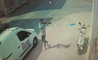 Tüp bayiini pompalı tüfekle taradı, korku dolu anlar yaşattı