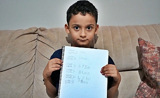 4 yaşında araç plakalarındaki rakamları toplayarak başladı, yeteneğini diş hekimi fark etti