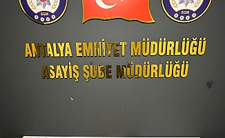 Antalya'da 700 bin TL'lik dolandırıcılığa suçüstü