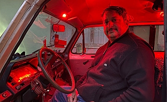 Nostaljik minibüsünden teybi çalınan adamdan hırsıza 'Şiki Şiki Baba' tepkisi