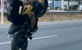 Drift kazayla bitti, motosiklette akrobatik hareketler polisin radarına takıldı
