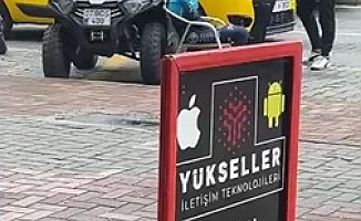 Taksi şoförü, aracını çizdikleri gerekçesiyle Kazak paralimpik bisiklet sporcularına saldırdı