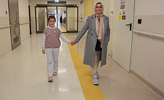  'Ya ölürsün ya da bacağın kesilir' dediler, nadir yapılan ameliyatla sağlığına kavuştu