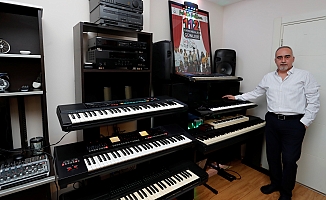  40 yıllık müzik aşkını, nostaljik müzik klavyeleri ile taçlandırdı