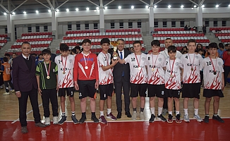 Aksu'da Okul Sporları Futsal Turnuvası sona erdi