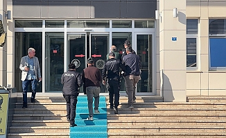 Antalya’da palet hırsızları yakayı ele verdi