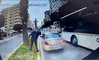 Güvenlik görevlisi trafikte tartıştığı halk otobüsü şoförlerini bıçakla yaraladı