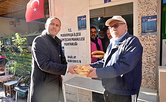Antalya’nın o mahallesinde 13 yıllık Ramazan geleneği: Günlük 650 pide dağıtılıyor