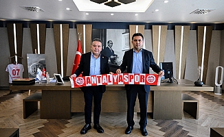  Antalyaspor'un yeni yönetiminden, Başkan Böcek'e ziyaret