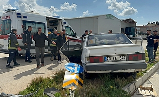 Antalya'da hastaneye giderken kaza yaptılar: 1'i çocuk 5 yaralı