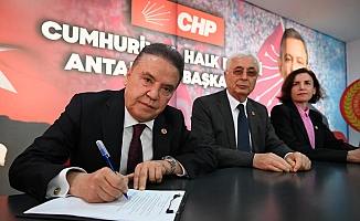 Antalya’da ilk imza Büyükşehir Belediye Başkanı Muhittin Böcek’ten