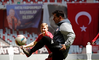 Emre Belözoğlu: "Avrupa'yı konuşmak, Avrupa üzerinden değerlendirmeler yapmak çok gerçekçi değil"