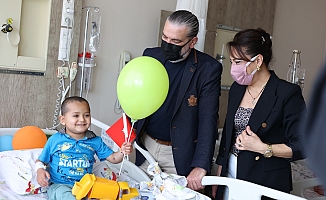  MÜSİAD Antalya’dan kanserle mücadele eden çocuklara bayram hediyesi